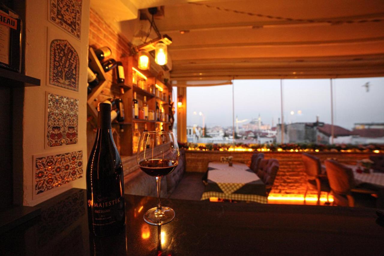 Great Fortune Hotel & Spa Isztambul Kültér fotó Wine tasting at the wine bar