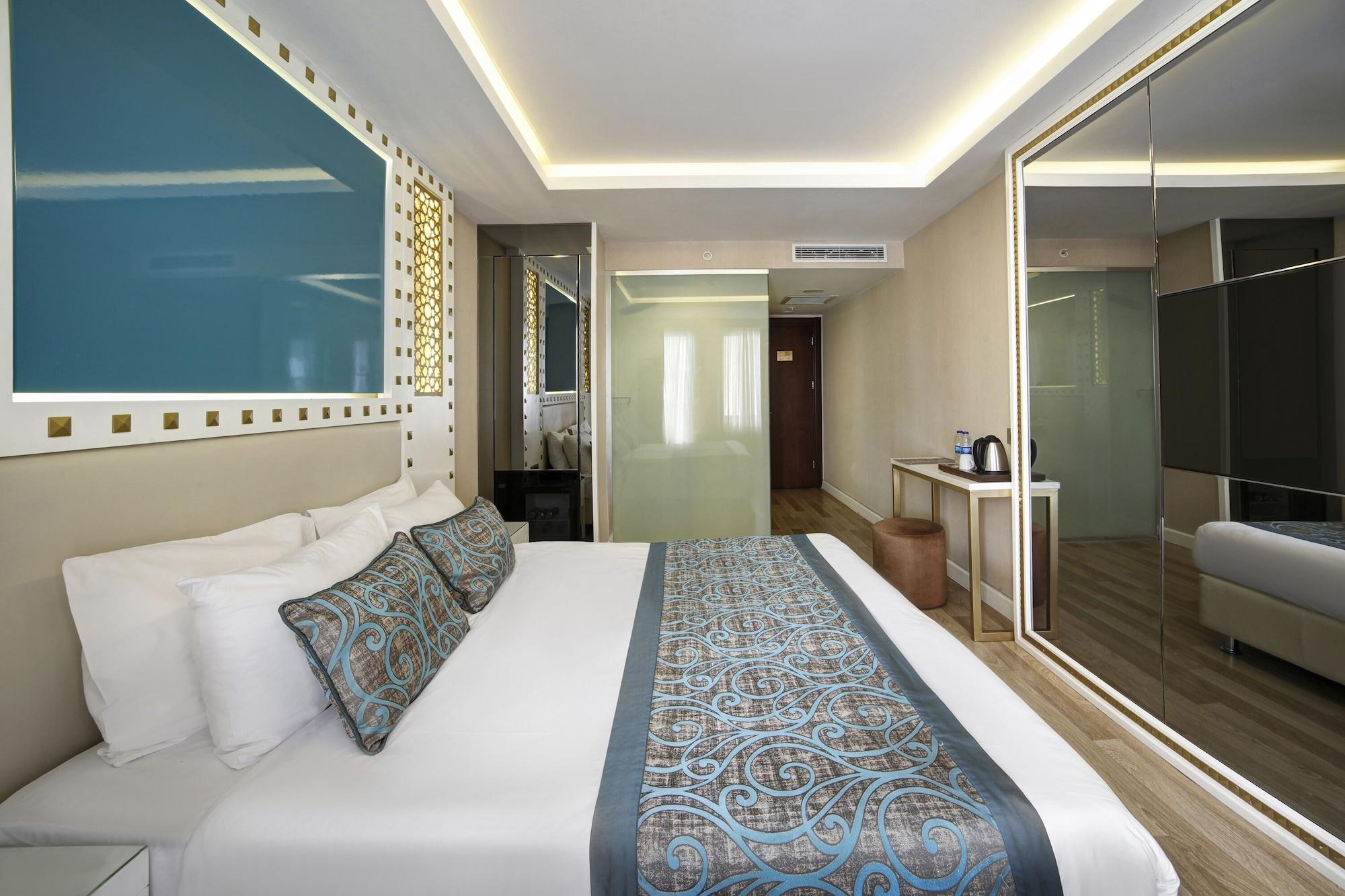Great Fortune Hotel & Spa Isztambul Kültér fotó A room at the hotel