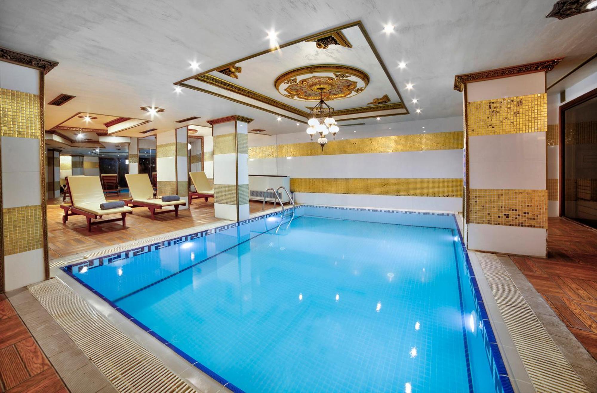Great Fortune Hotel & Spa Isztambul Kültér fotó Indoor pool