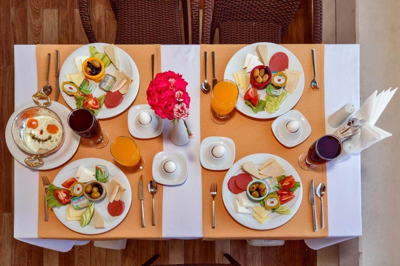 Great Fortune Hotel & Spa Isztambul Kültér fotó A German breakfast